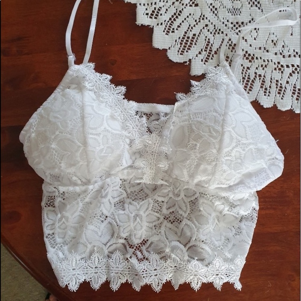 COMING SOON—- V-neck lace bralette - Picture 3 of 5